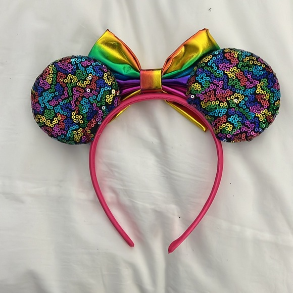 Rainbow Minnie Ears - Picture 2 of 3